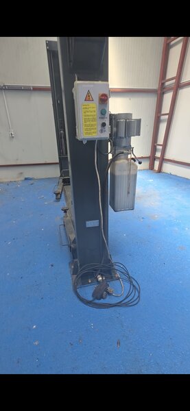 Utilaje service auto.